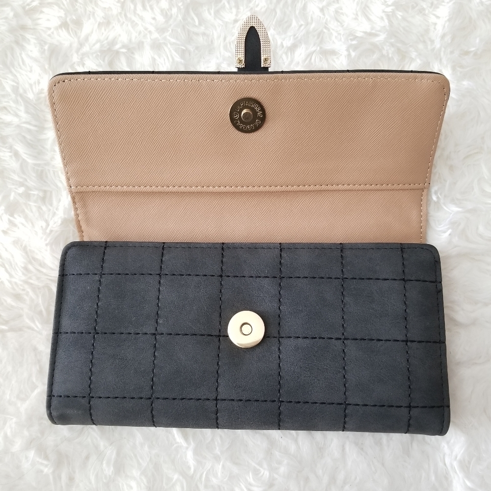 Wallet - Picture 2 of 3